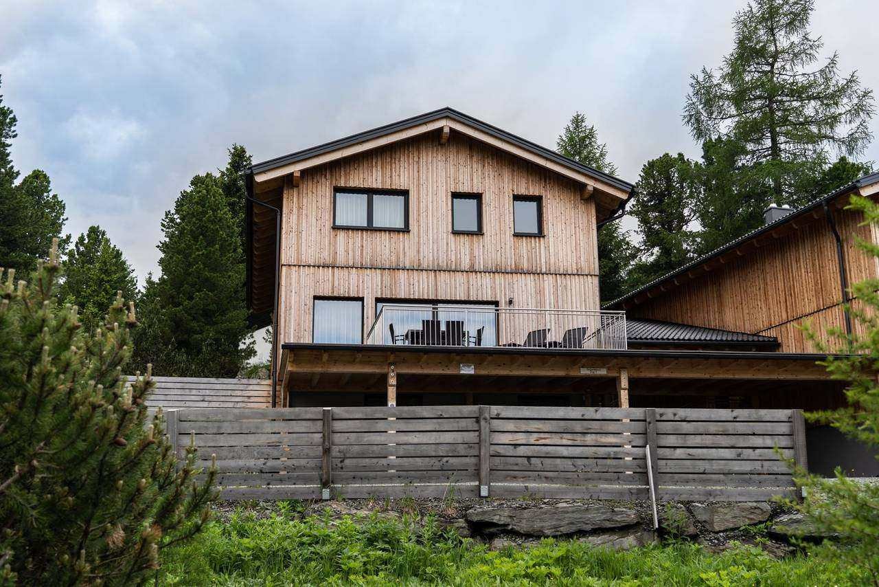 House with terrace among stone pines – Almzeit chalet apartment, Turracher Höhe