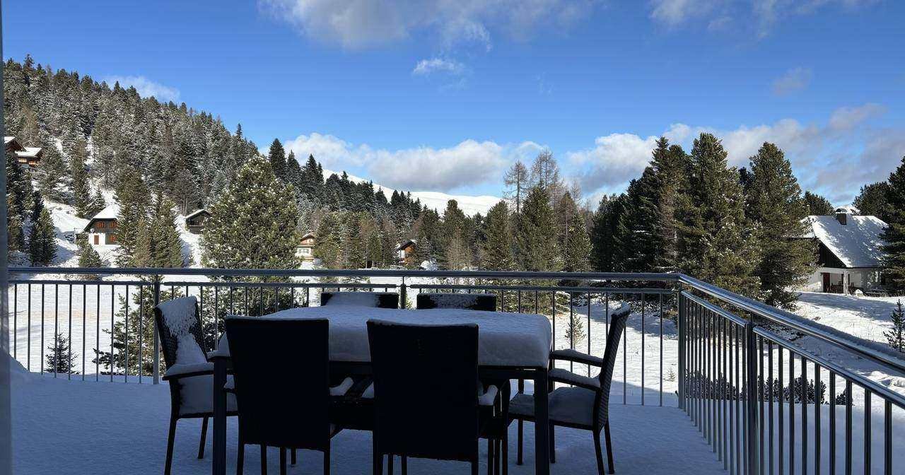 Almzeit chalet apartment at Turracher Höhe – terrace in winter