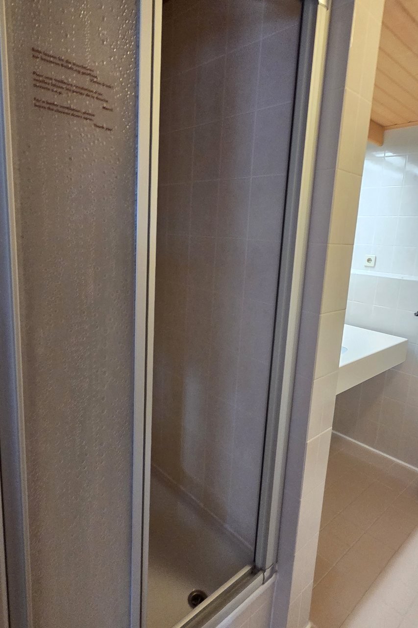 Shower in the bathroom of the Alpenliebe apartment