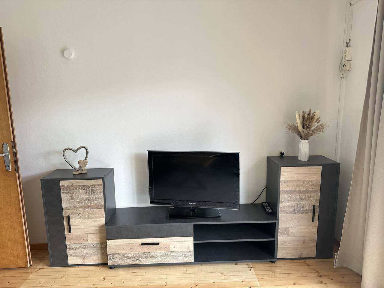 Living area with TV – Gerlitze apartment (upper floor), Sattendorf on Lake Ossiach